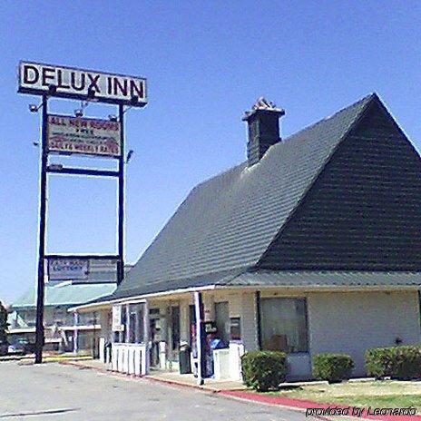 Delux Inn Мескит Экстерьер фото